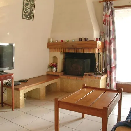 Hébergement de vacances Three-bedroom In Sur *