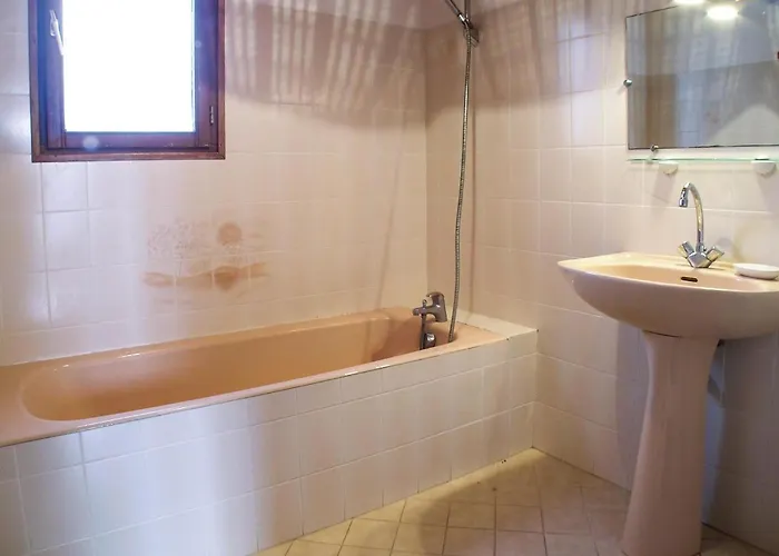 Hébergement de vacances Three-bedroom In Sur La Tranche-sur-Mer