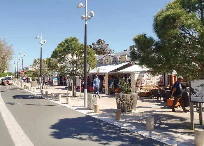 Three-bedroom In Sur La Tranche-sur-Mer