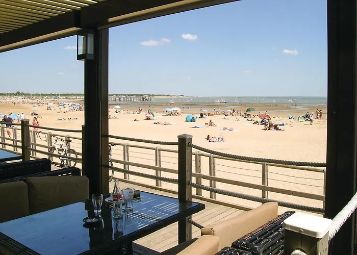 Three-bedroom In Sur